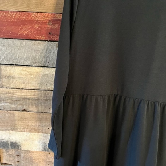 Time and Tru Black‎ Tiered Long Sleeve Dress Size Small - Picture 10 of 13